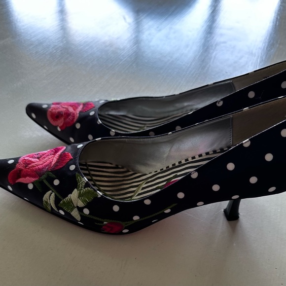 Satin polka dot shoes - Picture 1 of 4